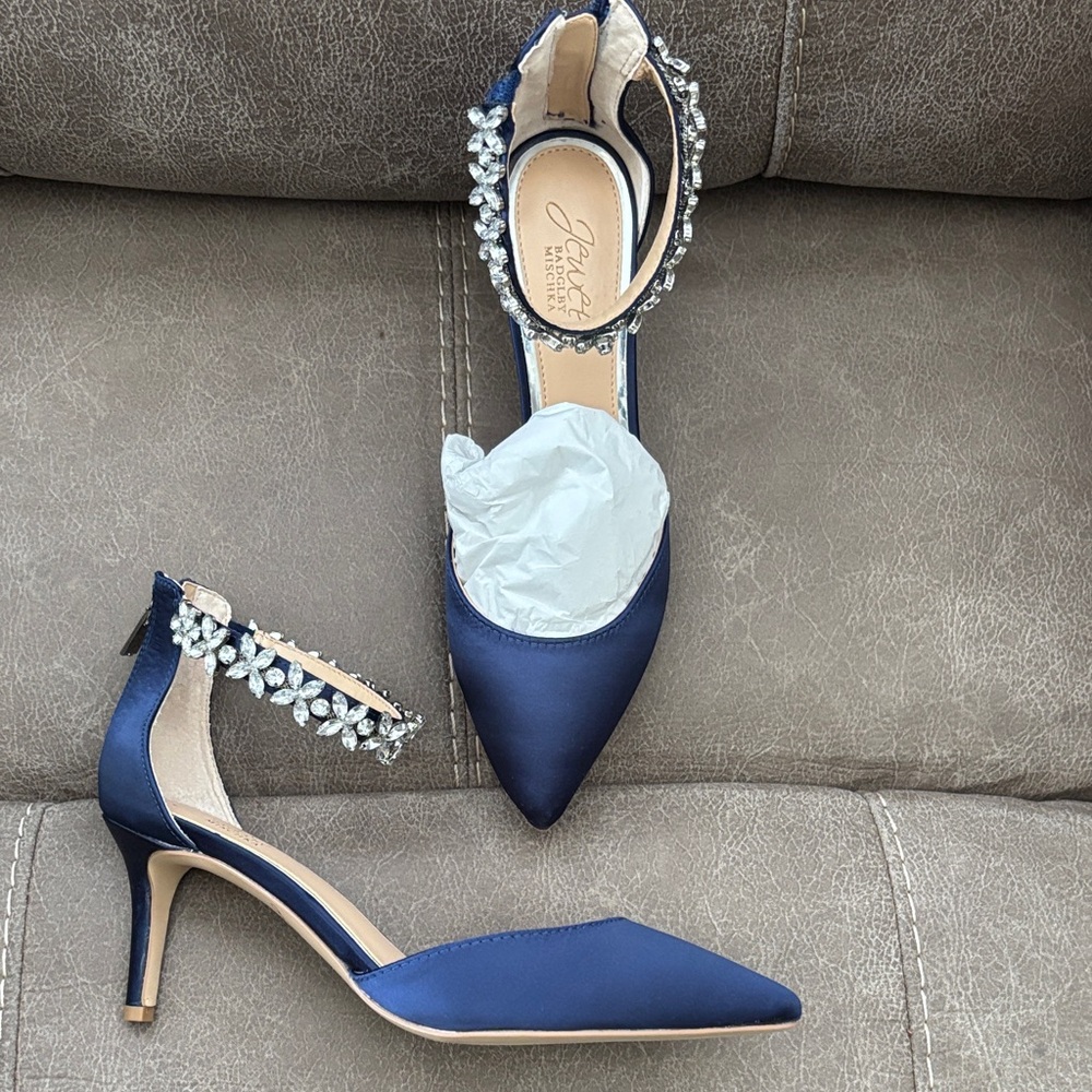 BADGLBY MISCHKA JEWEL NAVY HEELS SZ 6 1/2 NEW